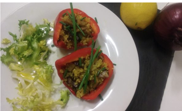 Pimientos rellenos de quinoa y seitan